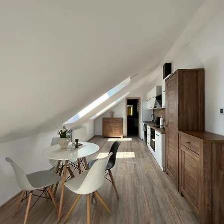 Tobias Apartmán