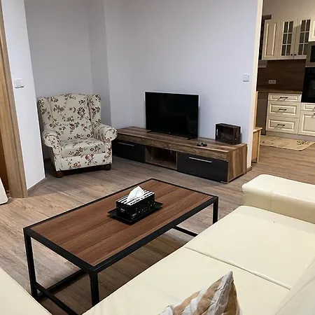 Tobias Apartmán Besiny